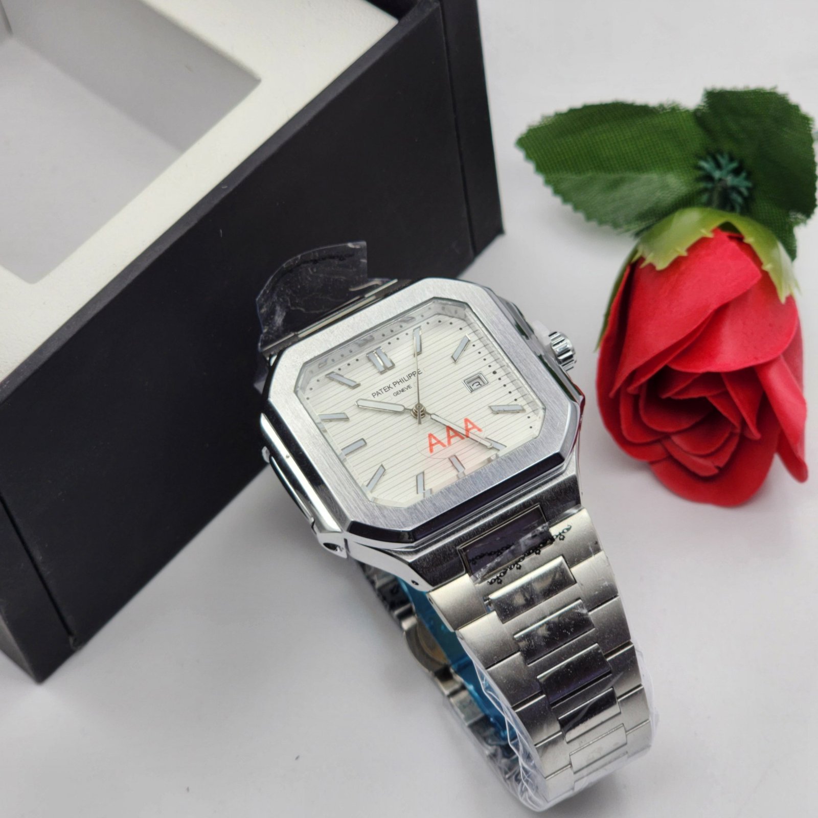 Patek Philippe Nautilus Silver White Dial Edition - الصورة 2