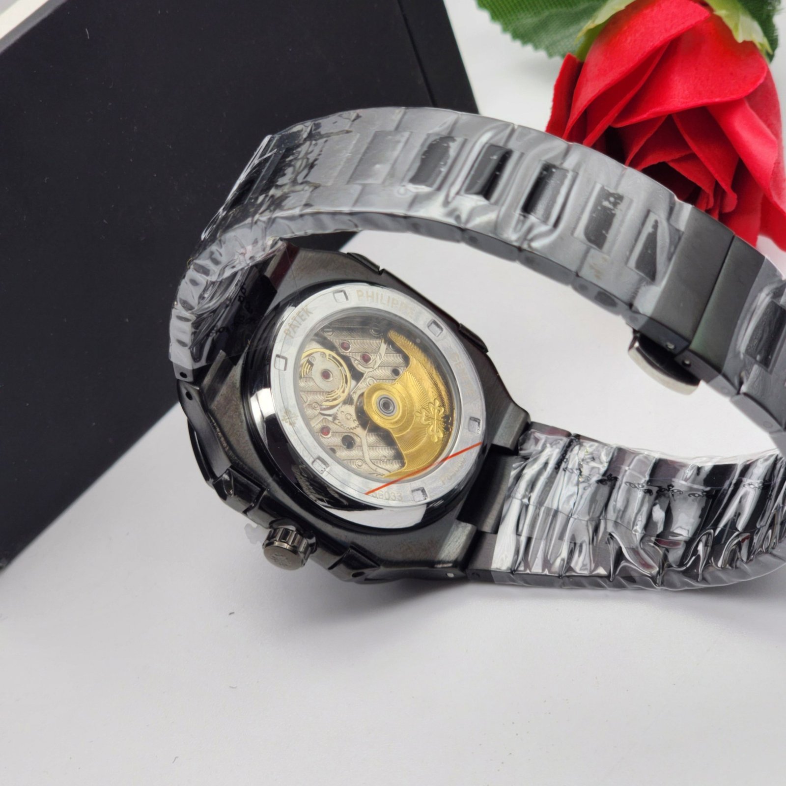 Patek Philippe Nautilus Carbon Black Edition - الصورة 3