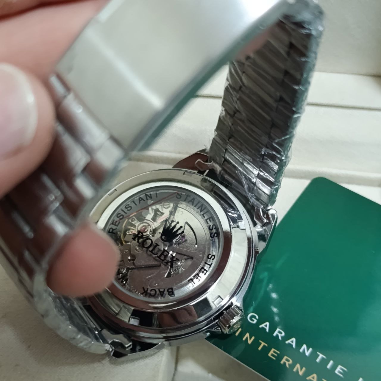 ساعة Rolex Automatic الملكية - إصدار الميناء الأسود والتروس الذهبية - الصورة 2